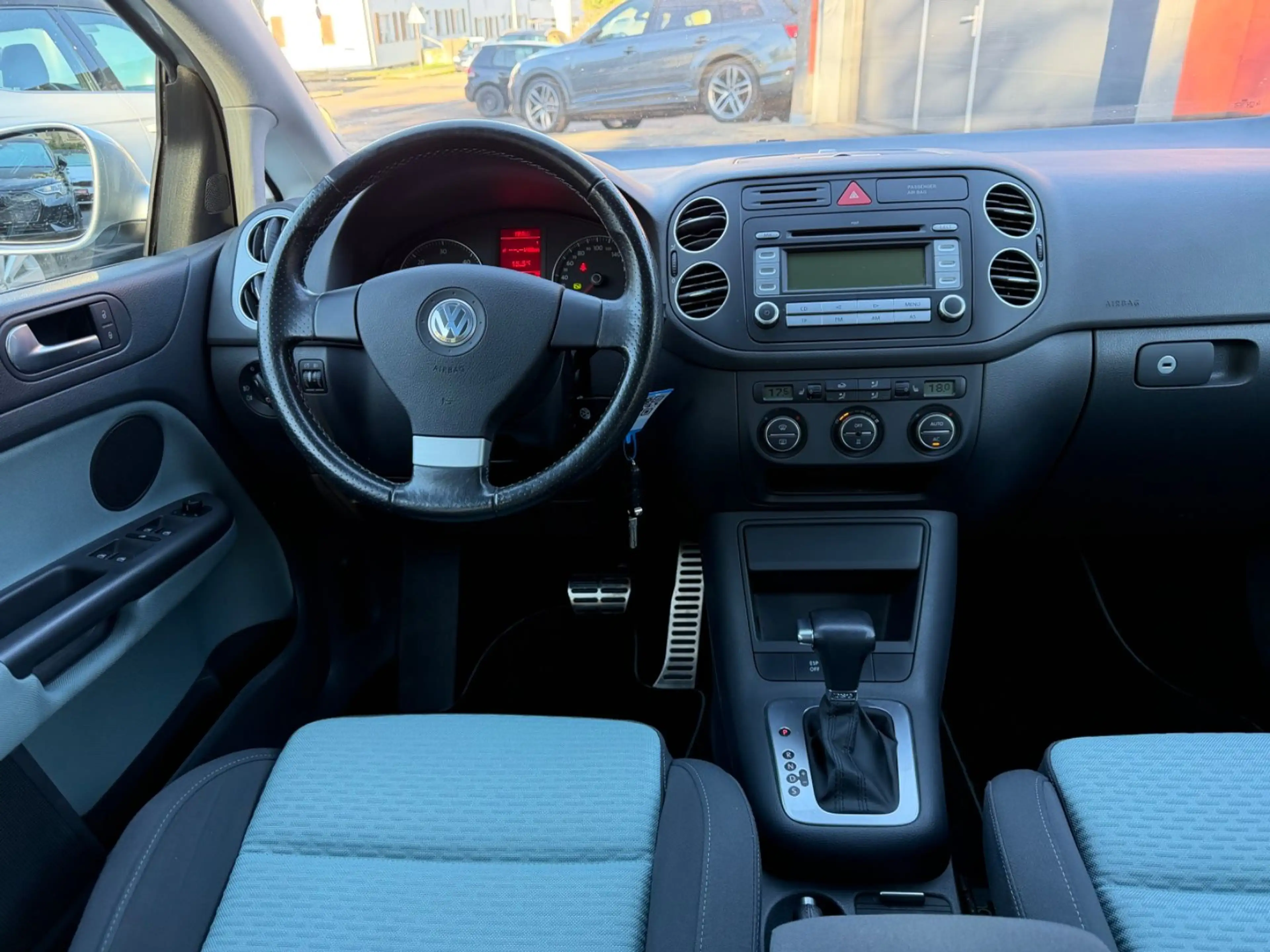 Volkswagen Golf Plus 1.9 TDI CrossGolf*DSG*WENIG KM*1.HAND* — photo 9