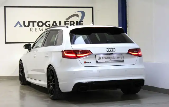 Audi RS3 *SCHALE*RS-AGA*RS DESIGN*KAM*B&O*ACC*KW*OZ*
