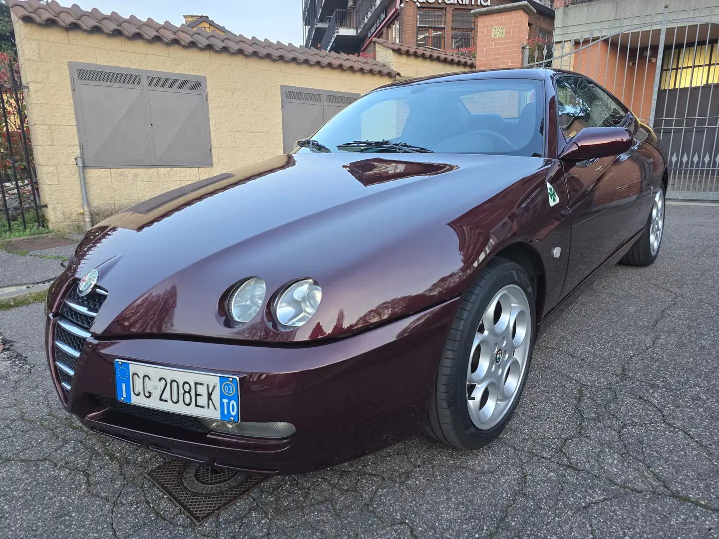 Alfa Romeo GTV 2.0i JTS 16v Lusso Rojo - 1