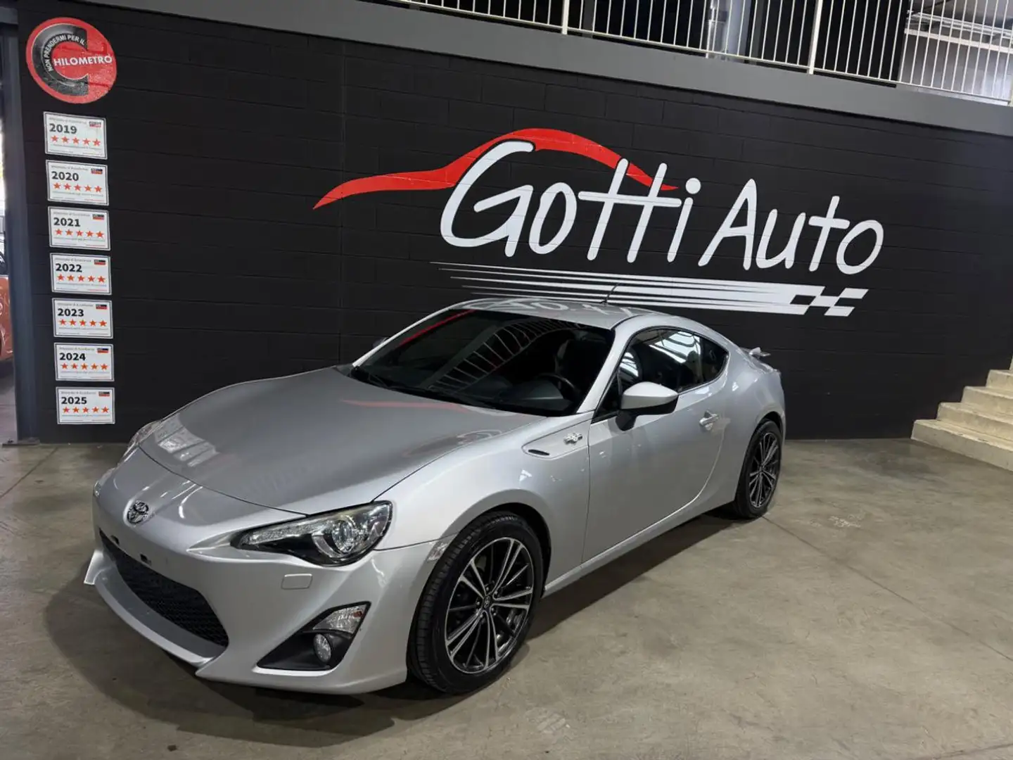 Toyota GT86 2.0 STERLING SILVER METALLIC MANUALE Grau - 1