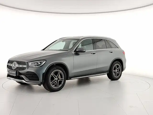 Mercedes-Benz GLC view 2