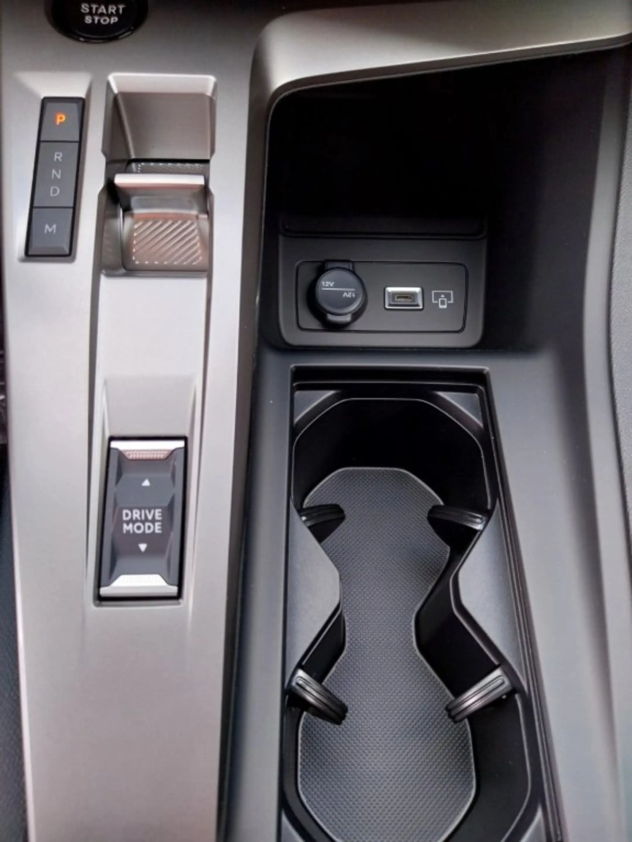 Peugeot 308 Neuer 308 SW ALLURE Hybrid 145 e-DCS6 — photo 18