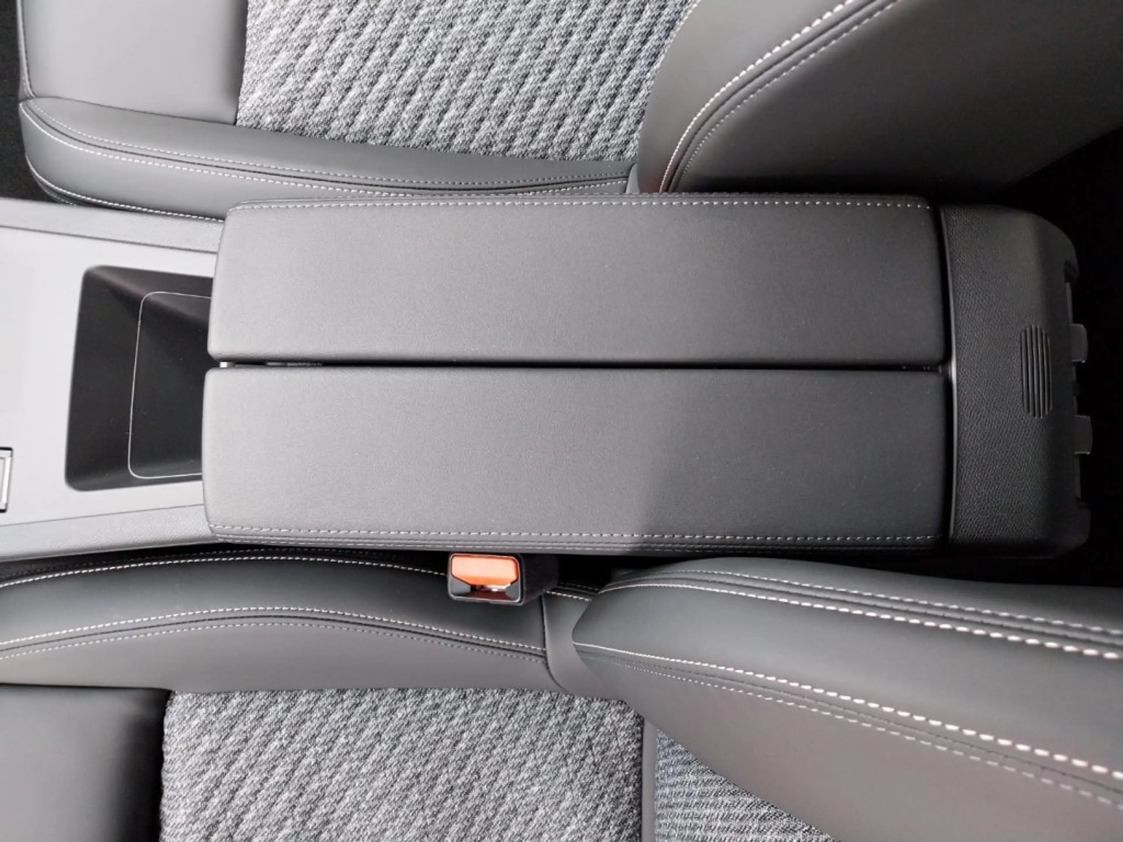 Peugeot 308 Neuer 308 SW ALLURE Hybrid 145 e-DCS6 — photo 21