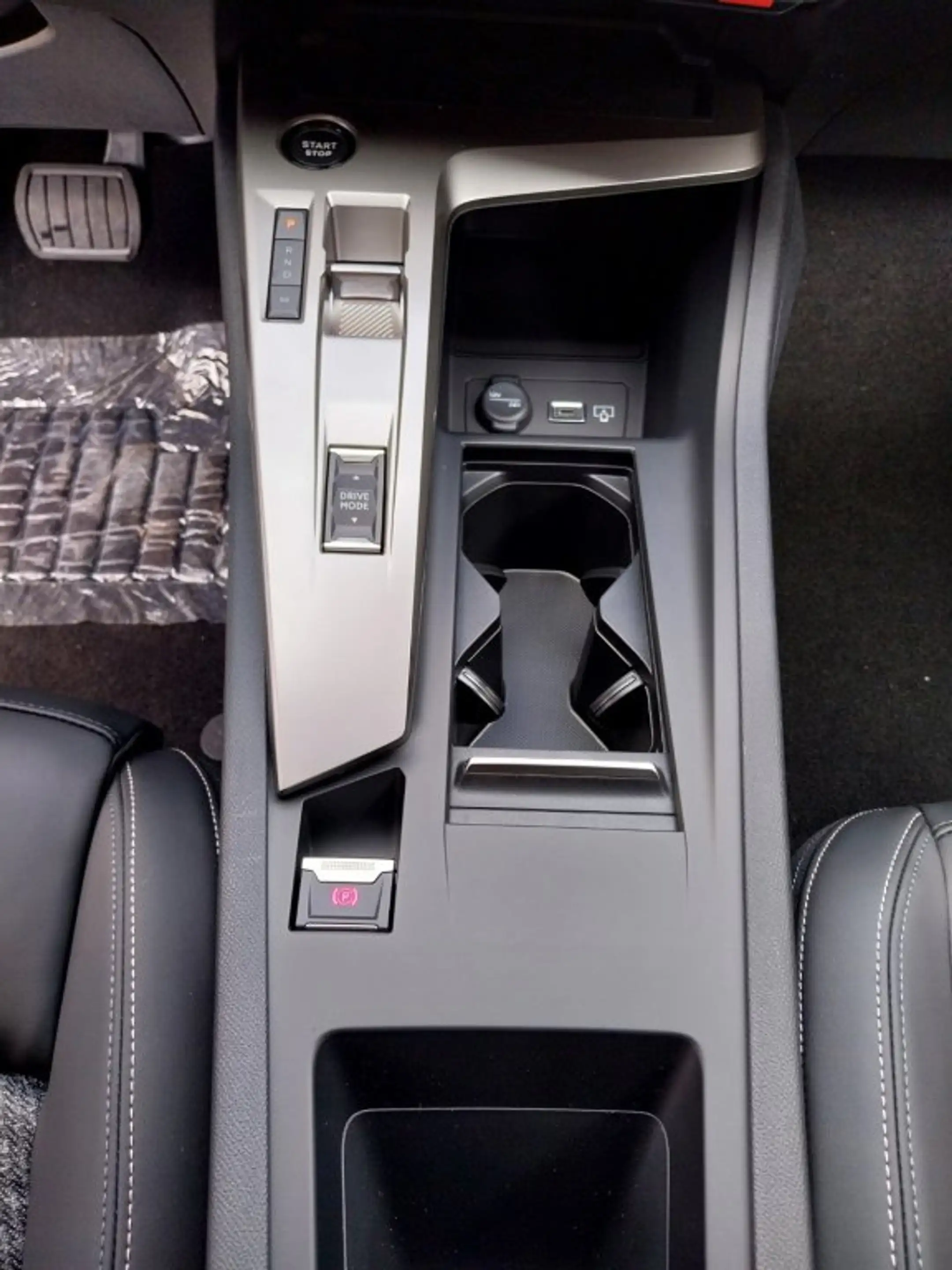 Peugeot 308 Neuer 308 SW ALLURE Hybrid 145 e-DCS6 — photo 19