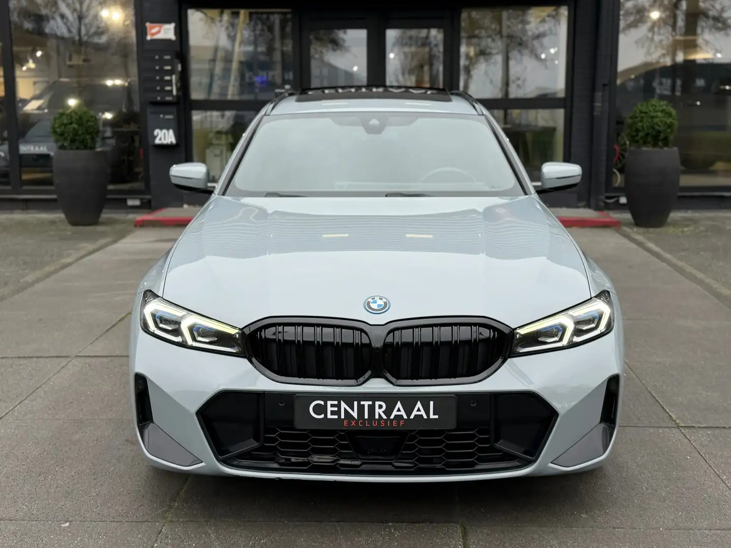 BMW 330 3-serie Touring 330e xDrive M-Sport Pano|Keyless|H Grigio - 2