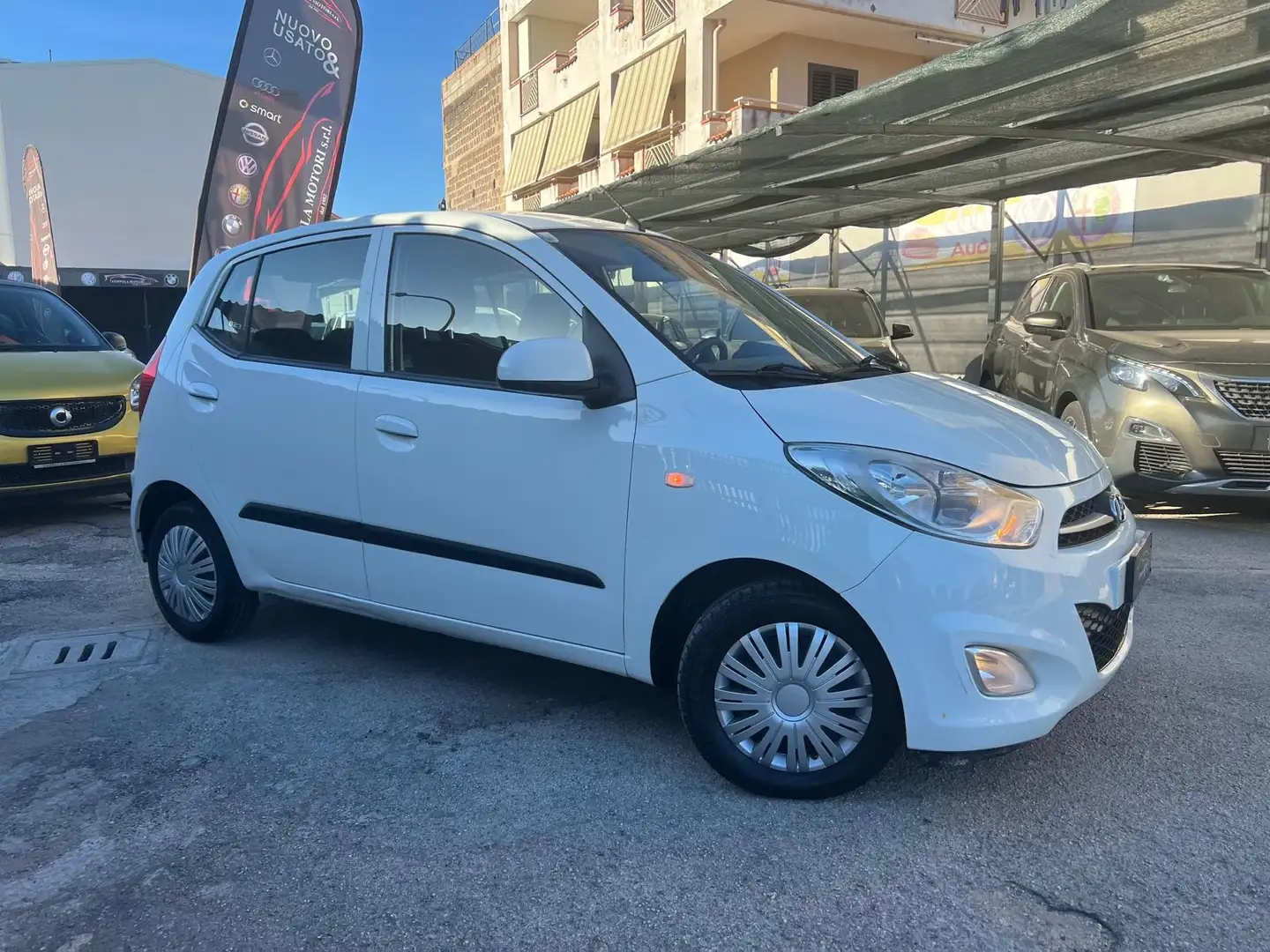 Hyundai i10 1.1 Comfort Clima Blanco - 1