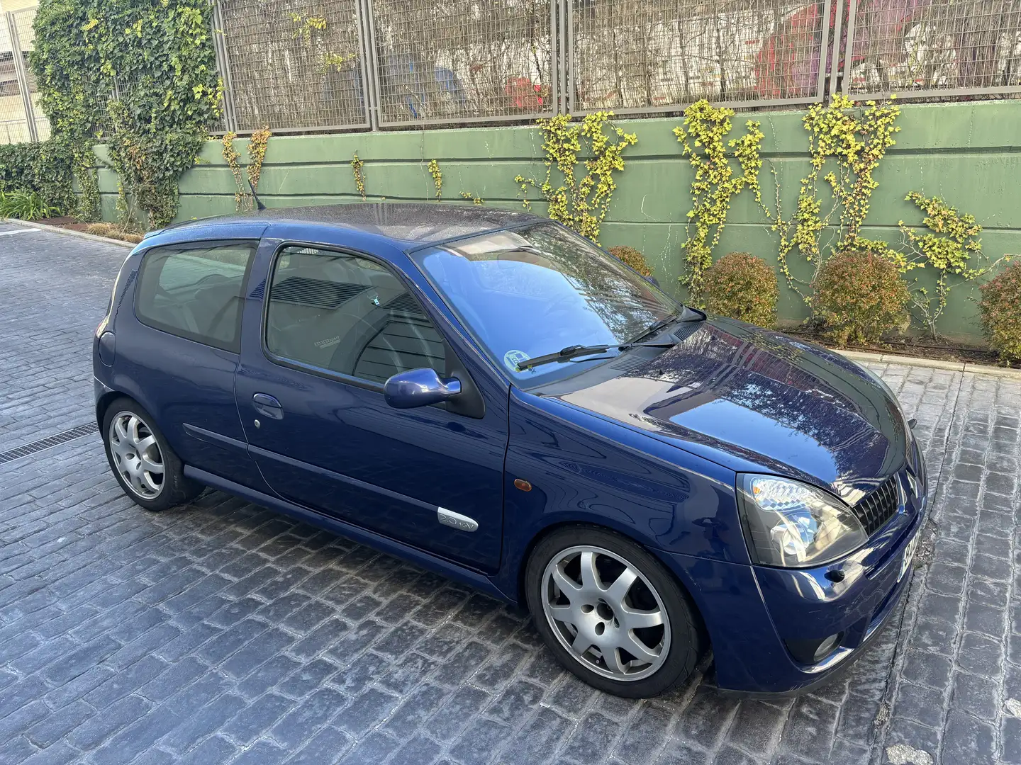Renault Clio 2.0 16v Sport - 2