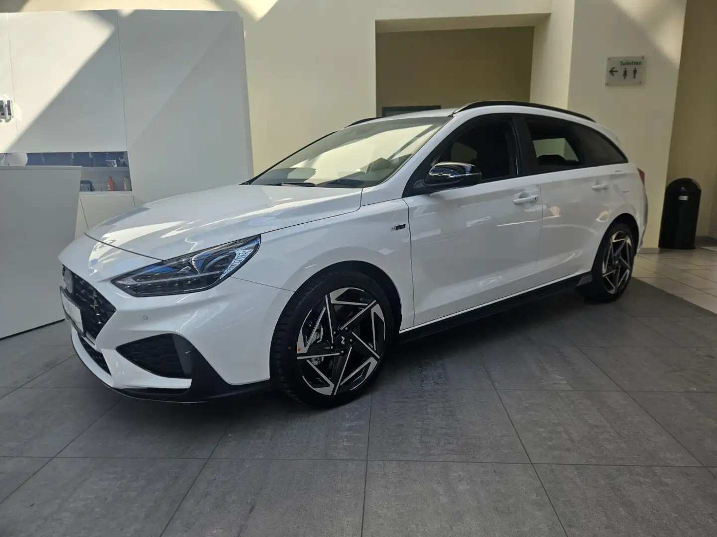Hyundai i30 cw 1.5 T-GDI N Line FLA SpurH LED S-Sitz Weiß - 2