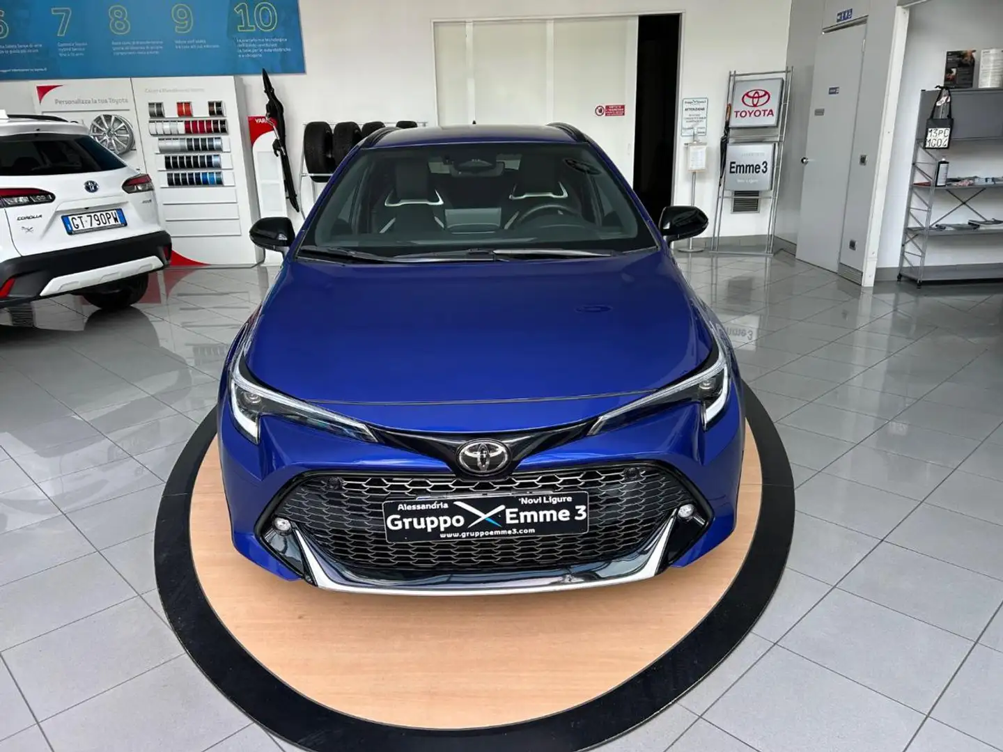 Toyota Corolla GR SPORT 1.8 Hybrid Touring Sports Bleu - 1