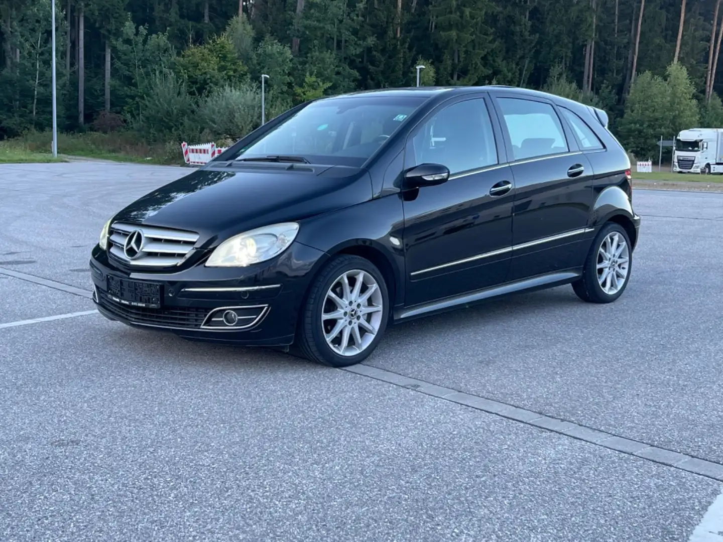 Mercedes-Benz B 200 Avantgarde Schwarz - 1