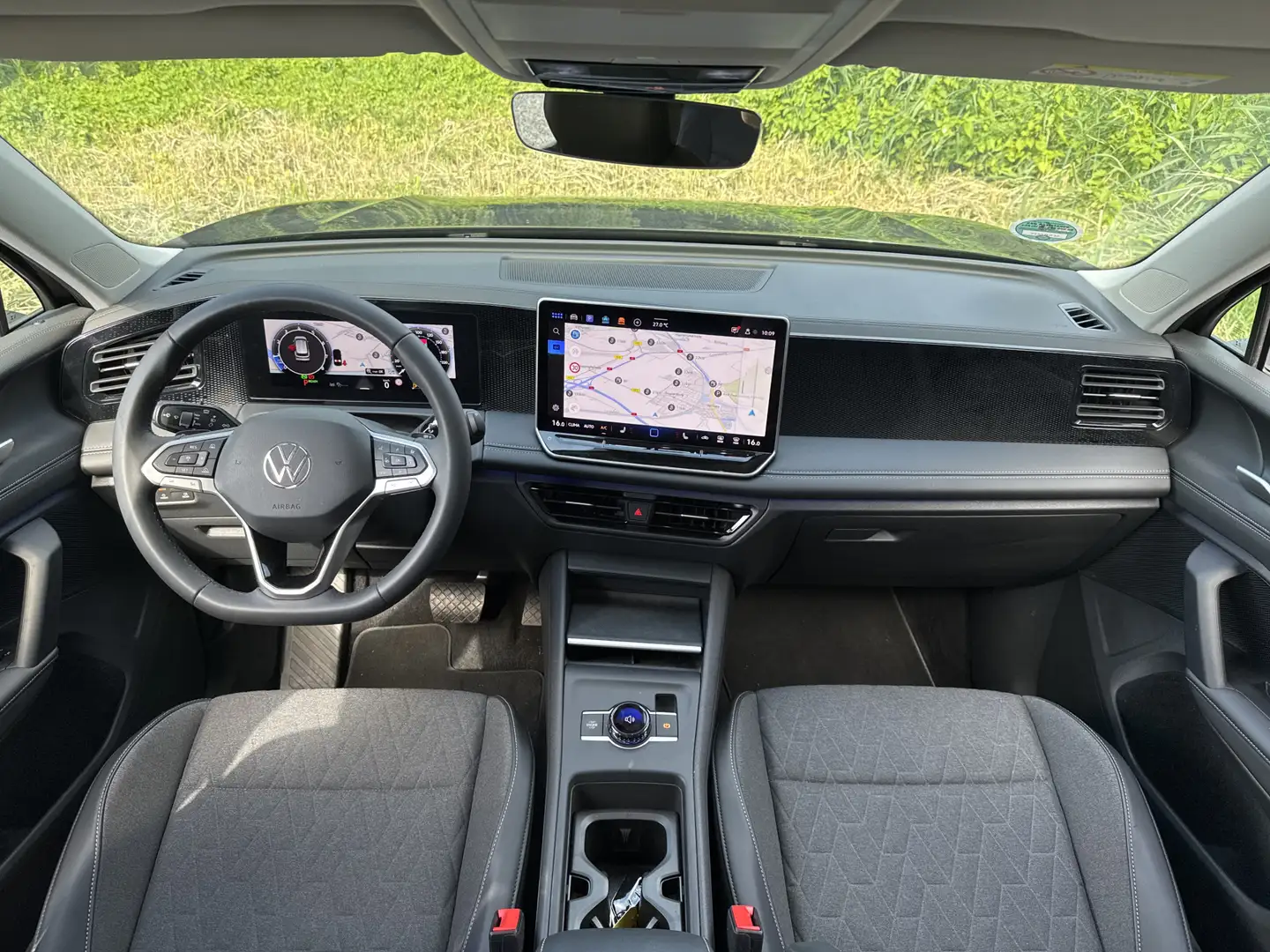 Volkswagen Tiguan 1.5 eTSI DSG LIFE EDITION TREKHAAK/NAVI/CAMERA/STU Zwart - 2
