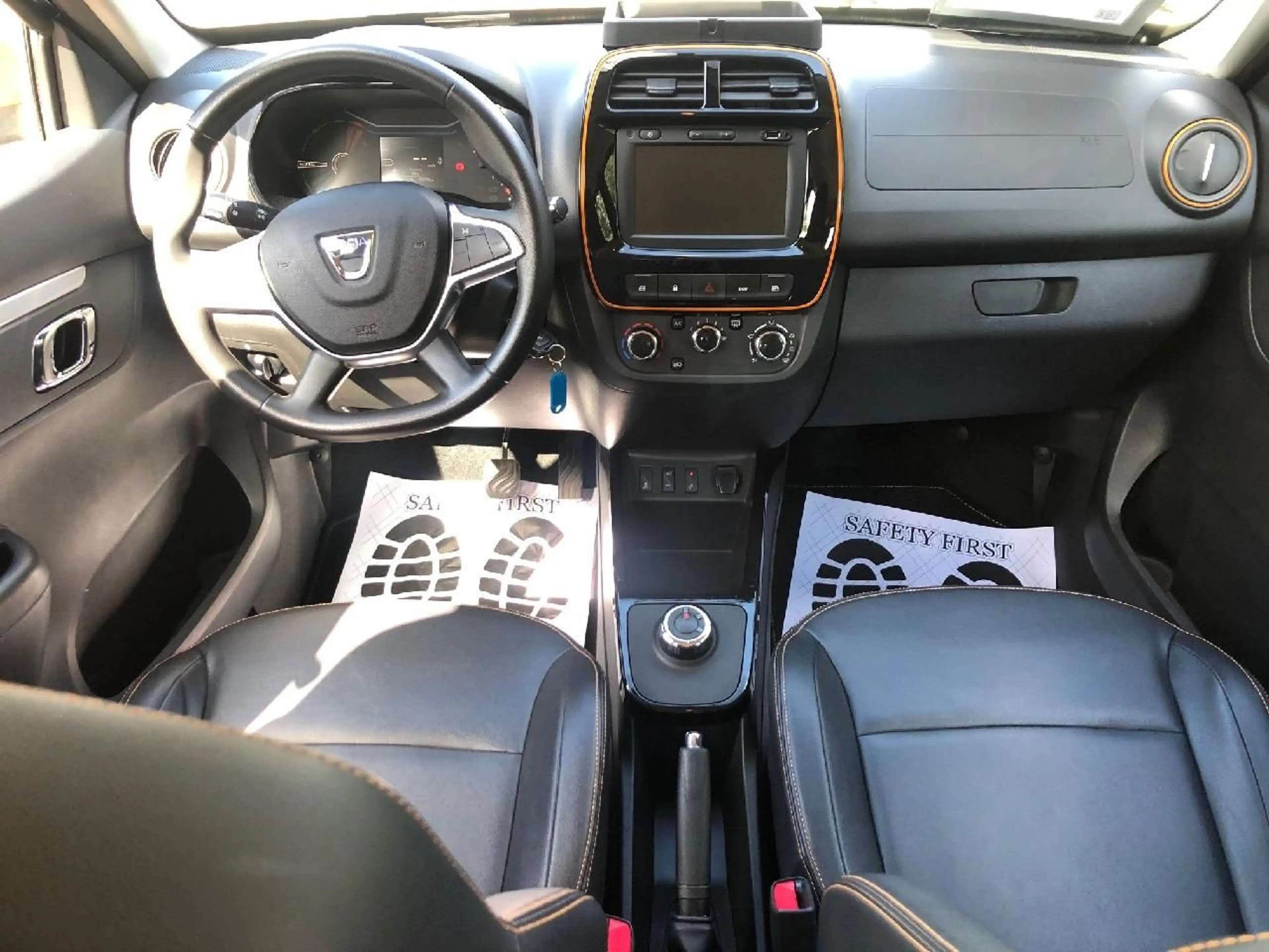 Dacia Spring Electric Comfort Plus, CCS ! — photo 11