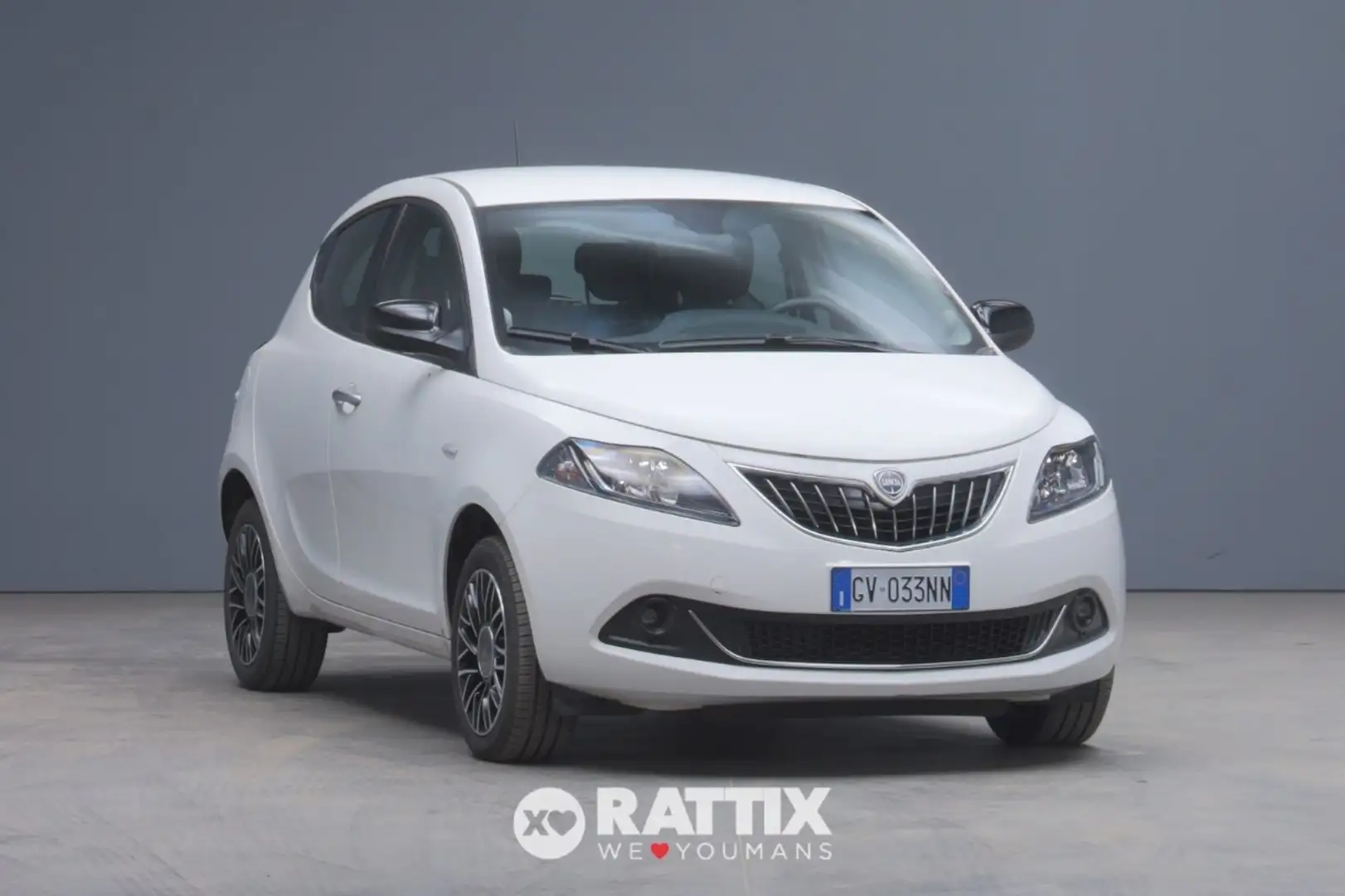 Lancia Ypsilon 1.0 Firefly Hybrid 70CV Platino Weiß - 1