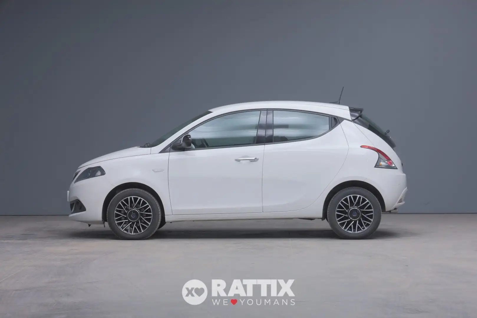 Lancia Ypsilon 1.0 Firefly Hybrid 70CV Platino Weiß - 2