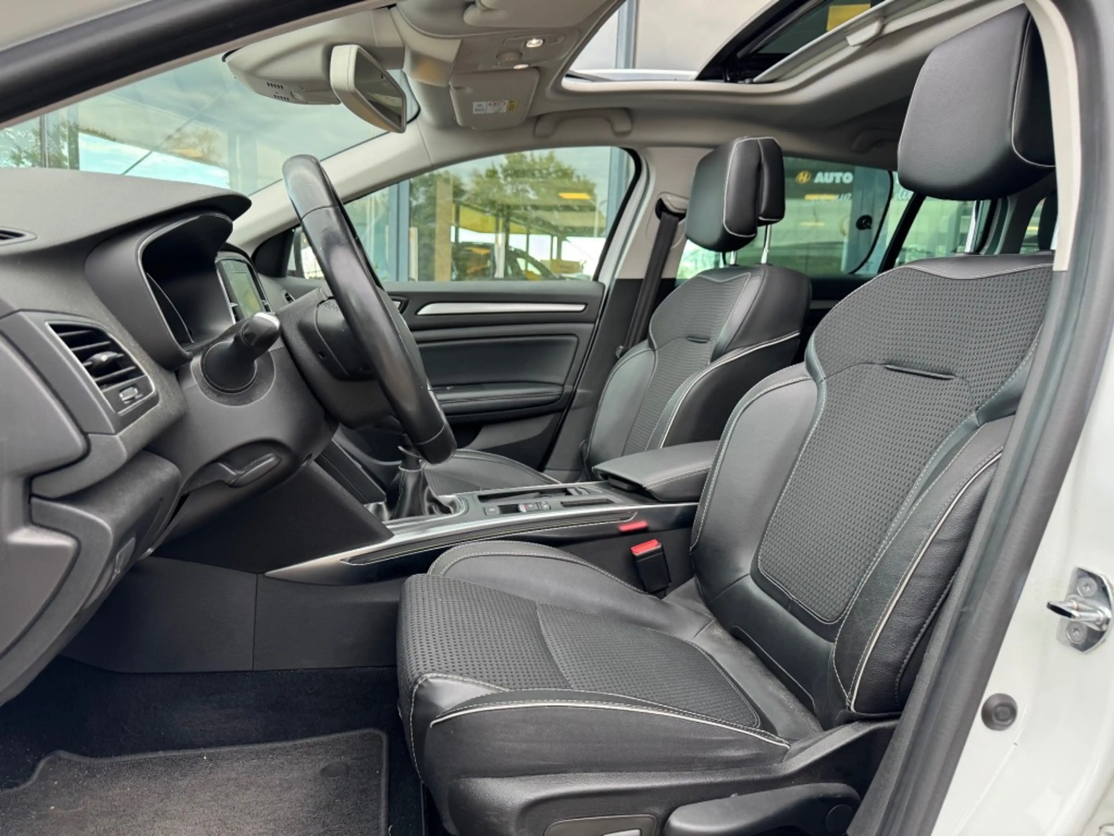 Renault Megane 1.2 TCe Bose - schuif/kanteldak - camera - 1e eige — photo 3