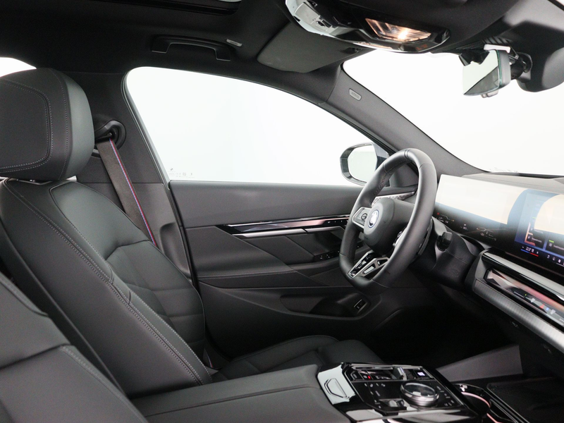 BMW 550 5 Serie 550e Touring xDrive — photo 15