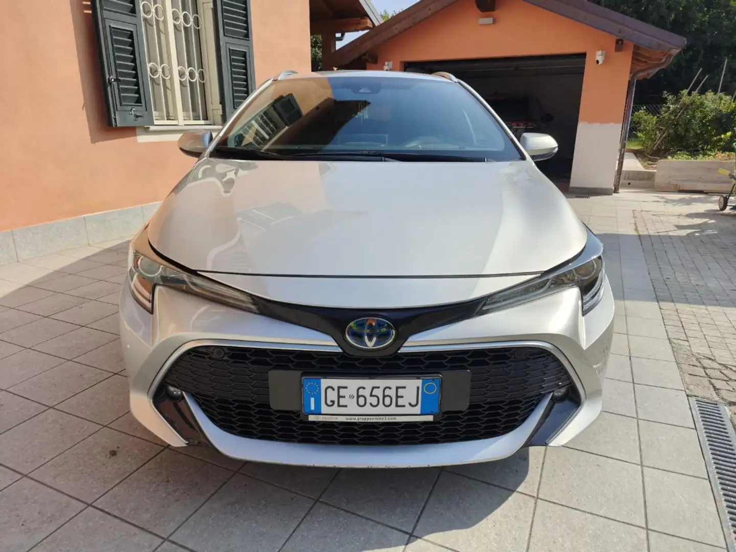 Toyota Corolla Touring Sports 2.0 Hybrid Lounge Argento - 2
