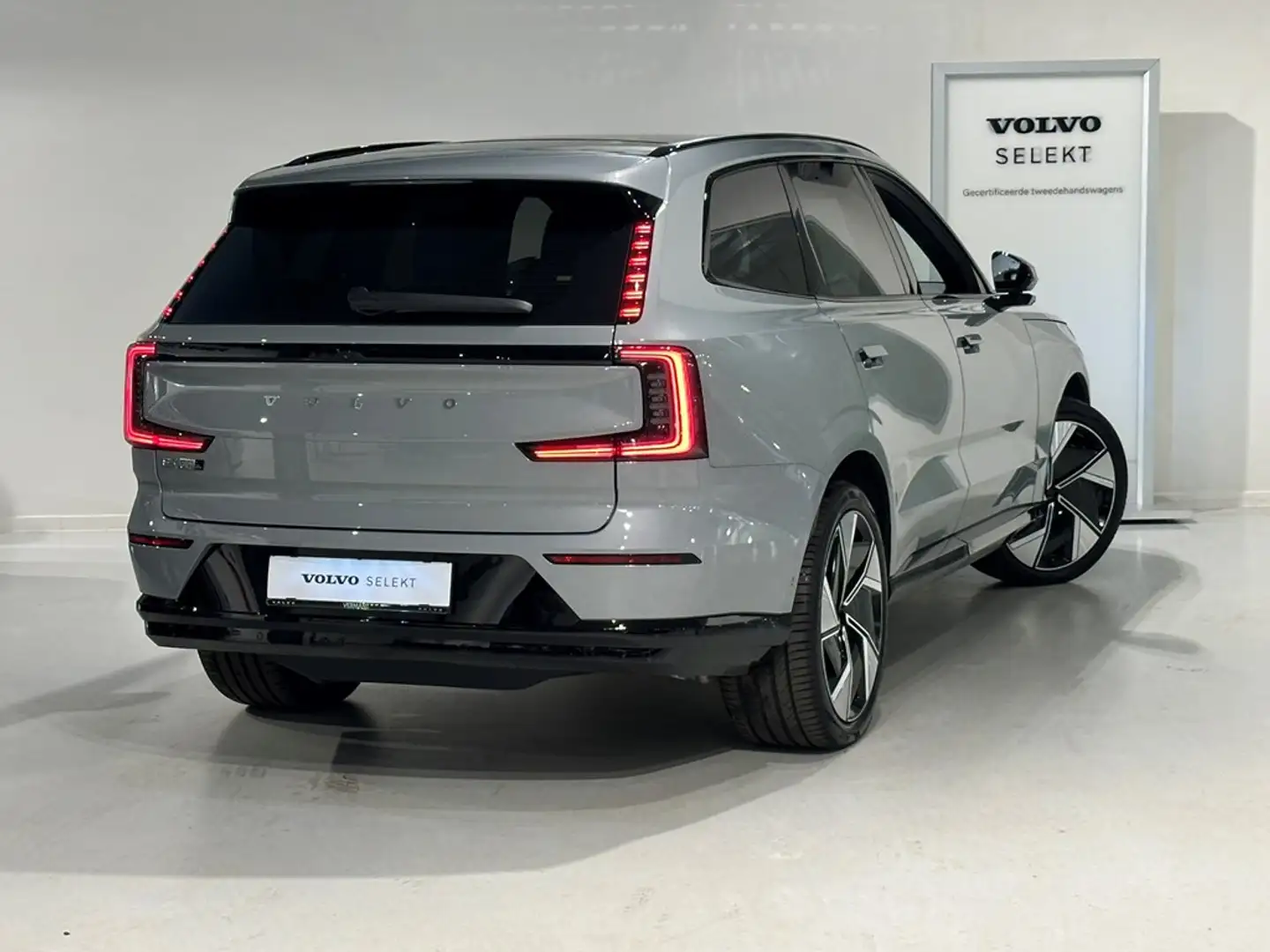 Volvo EX90 Ultra Twin Motor + LUCHTVERING/B&W Gris - 2