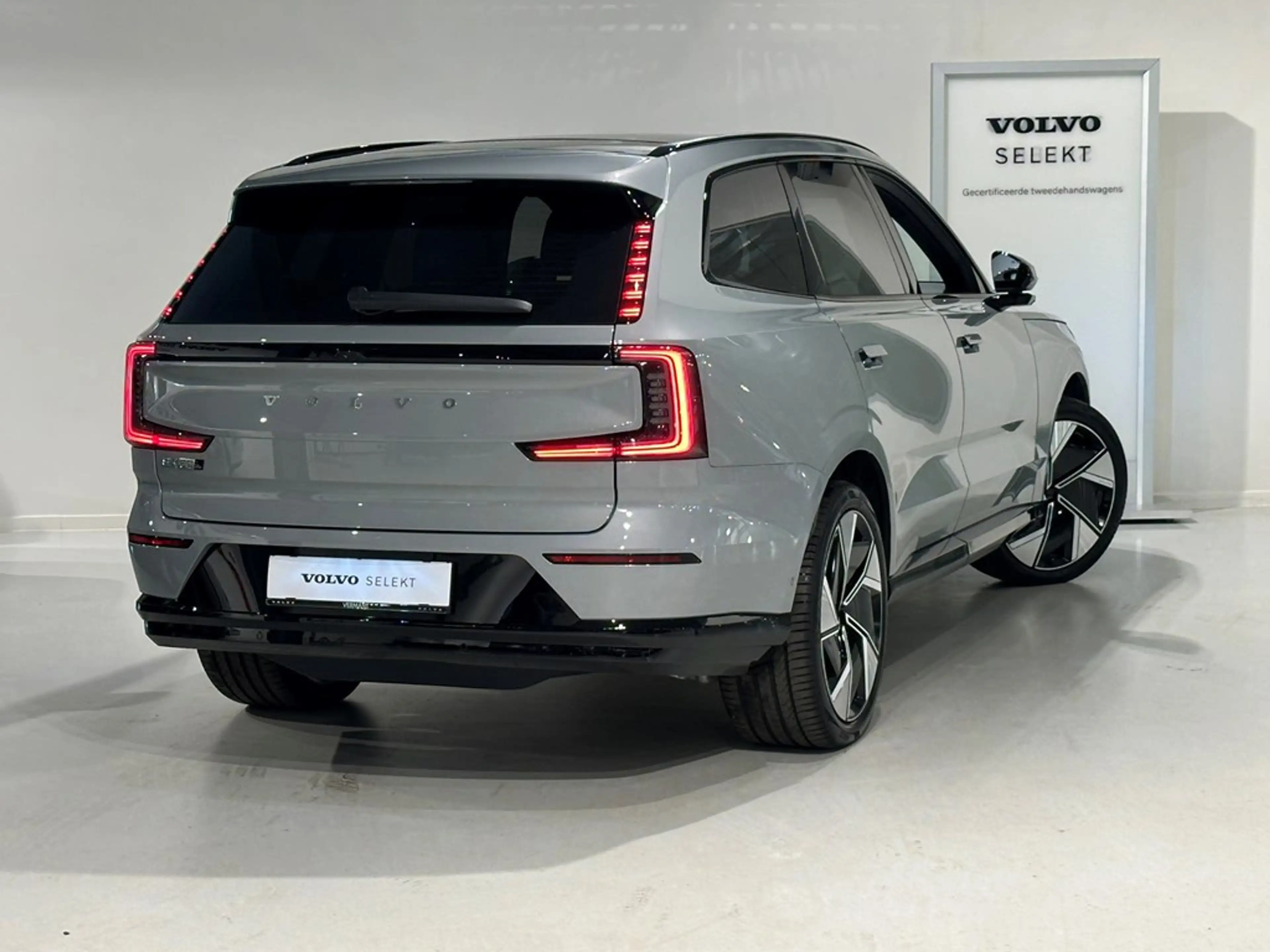 Volvo EX90 Ultra Twin Motor + LUCHTVERING/B&W — photo 2