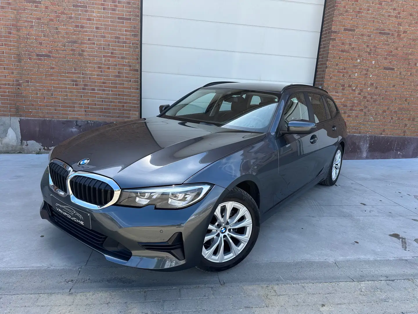 BMW 320 d Touring incl. Garantie/Zetelverw./Trekhaak/LED/ Grijs - 2