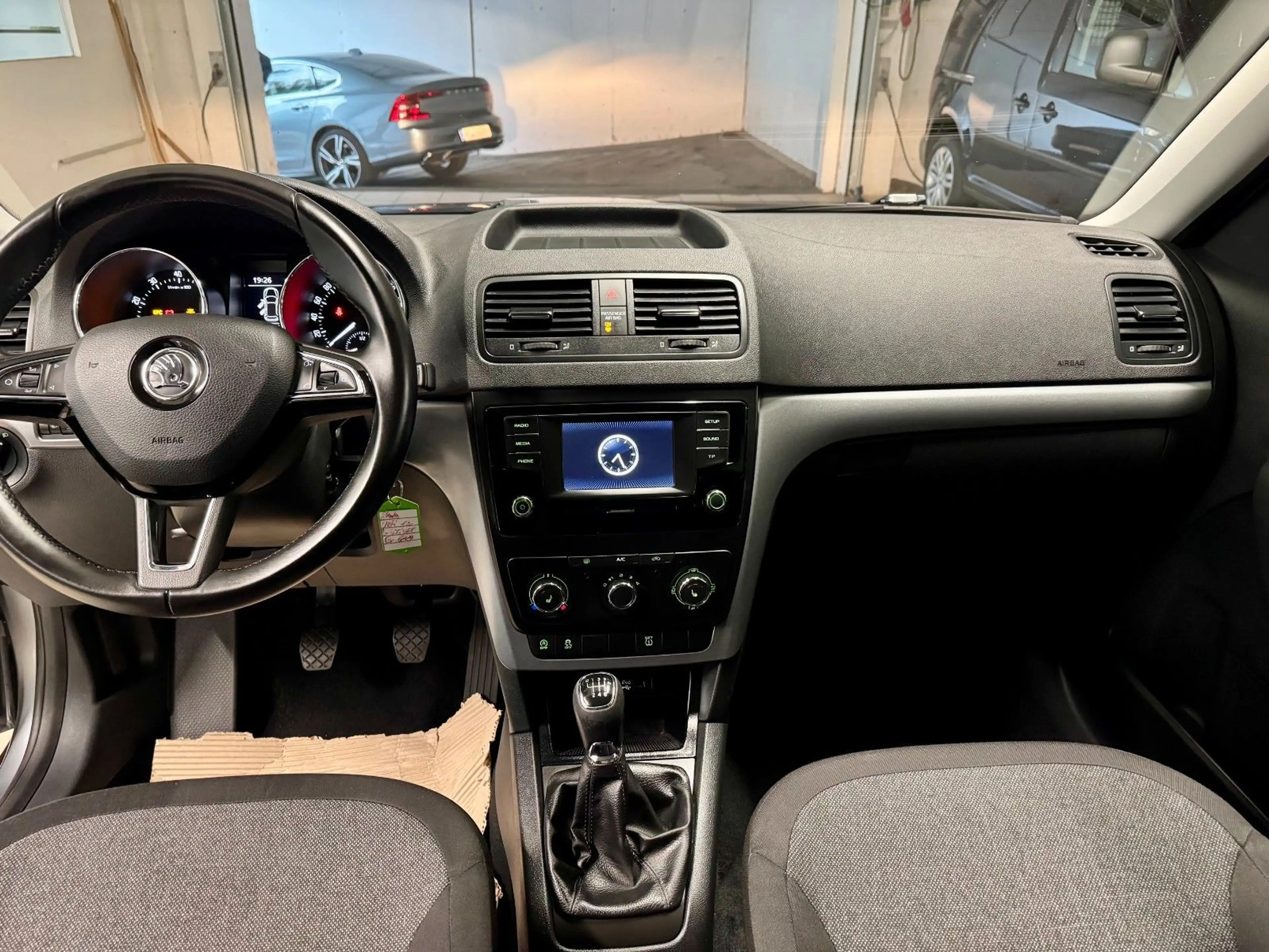 Skoda Yeti 1.2 TSI Cool Edition — photo 11
