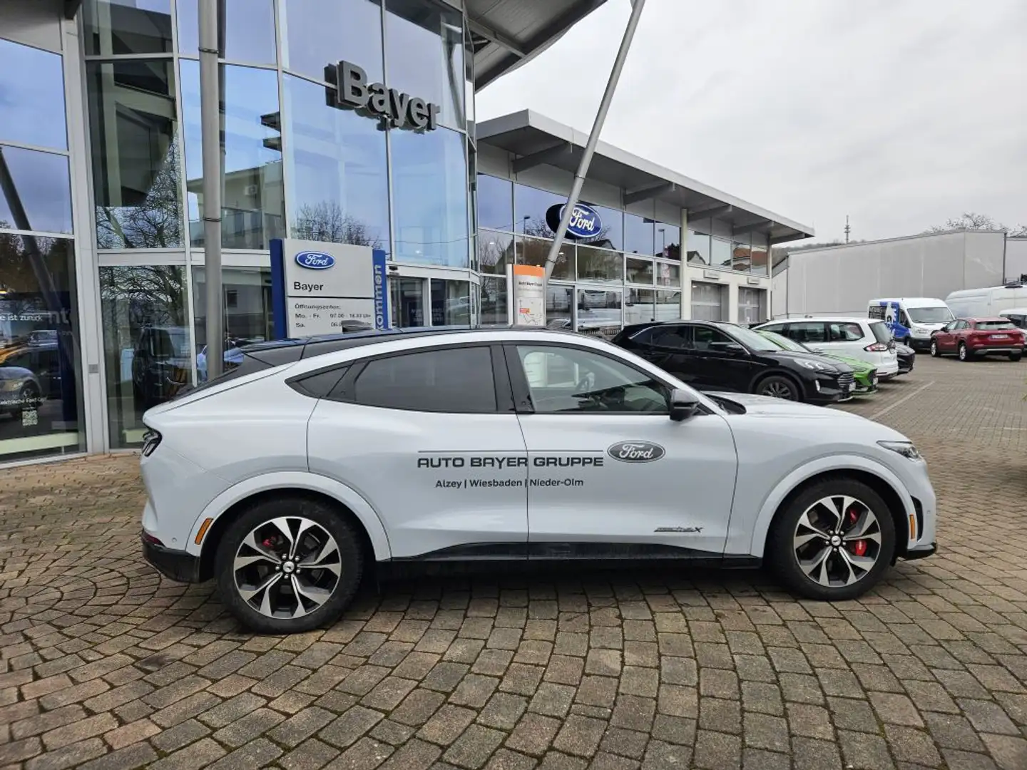 Ford Mustang Mach-E AWD GT Blanc - 2