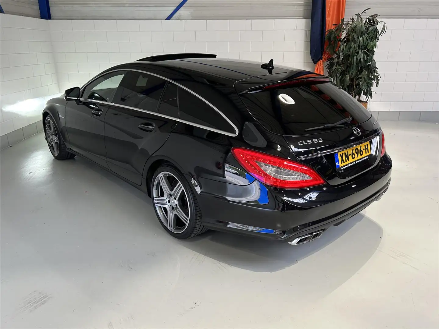 Mercedes-Benz CLS 63 AMG CLS V8 BITurbo 525PK, BOMVOL! Zwart - 2