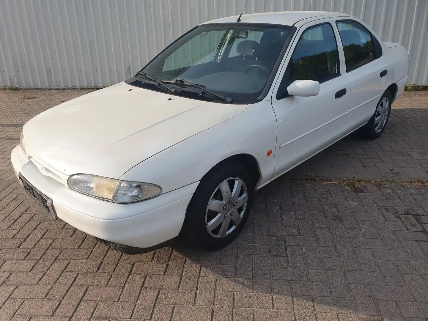 Ford Mondeo Automatik, Oldtimerfähig, TÜV 02.26 Weiß - 2
