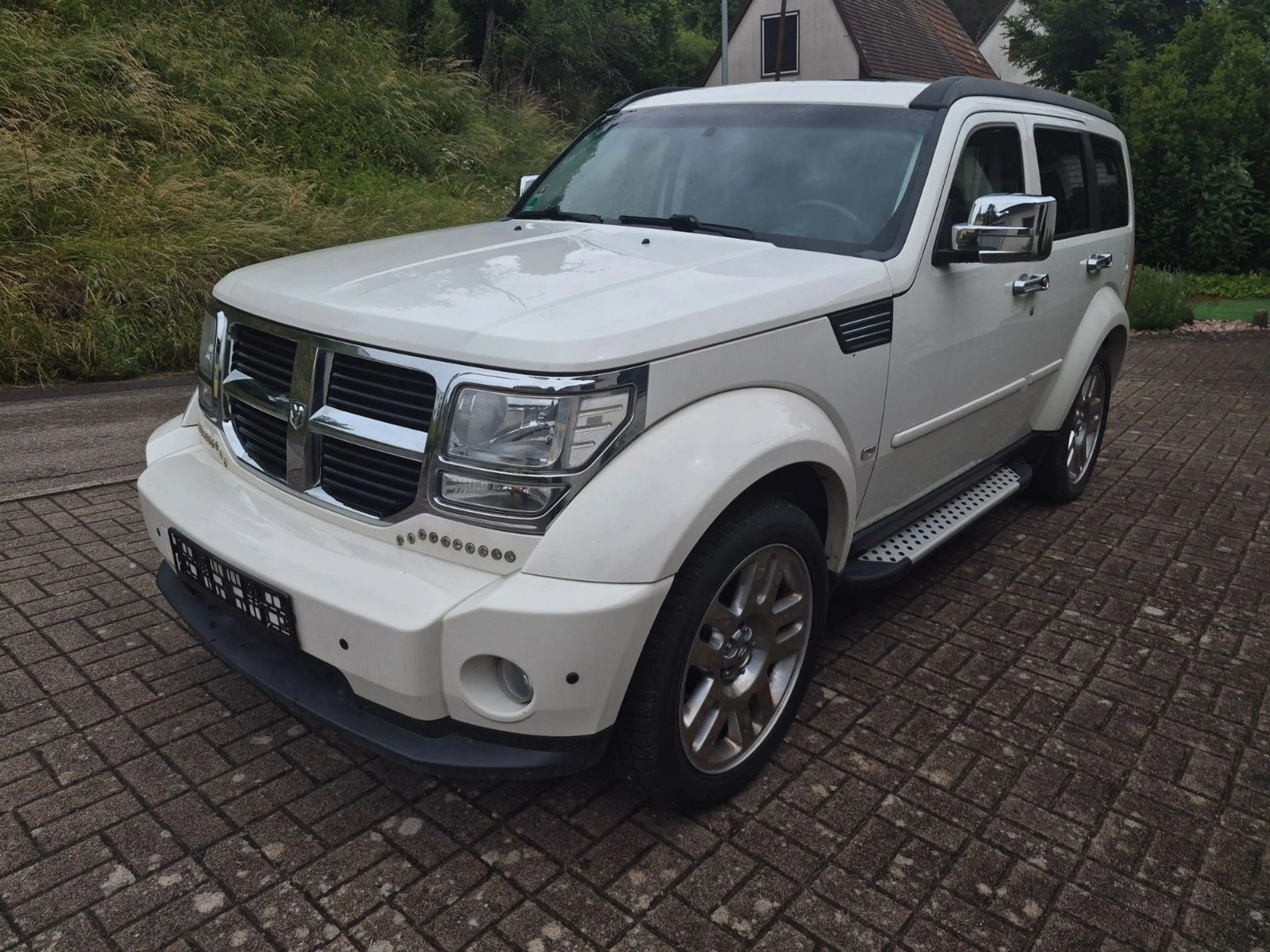 Dodge Nitro SXT — photo 2