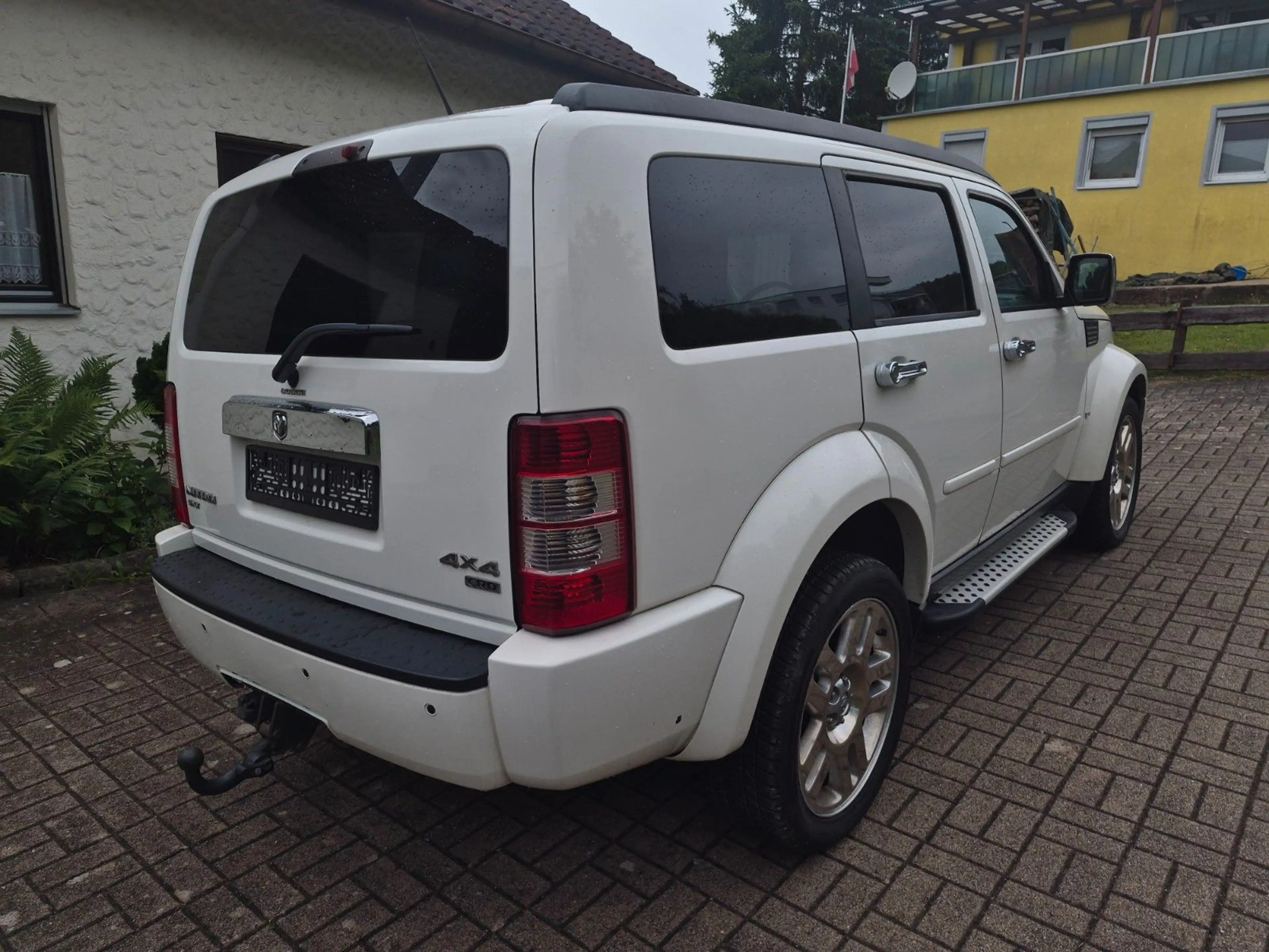 Dodge Nitro SXT — photo 4