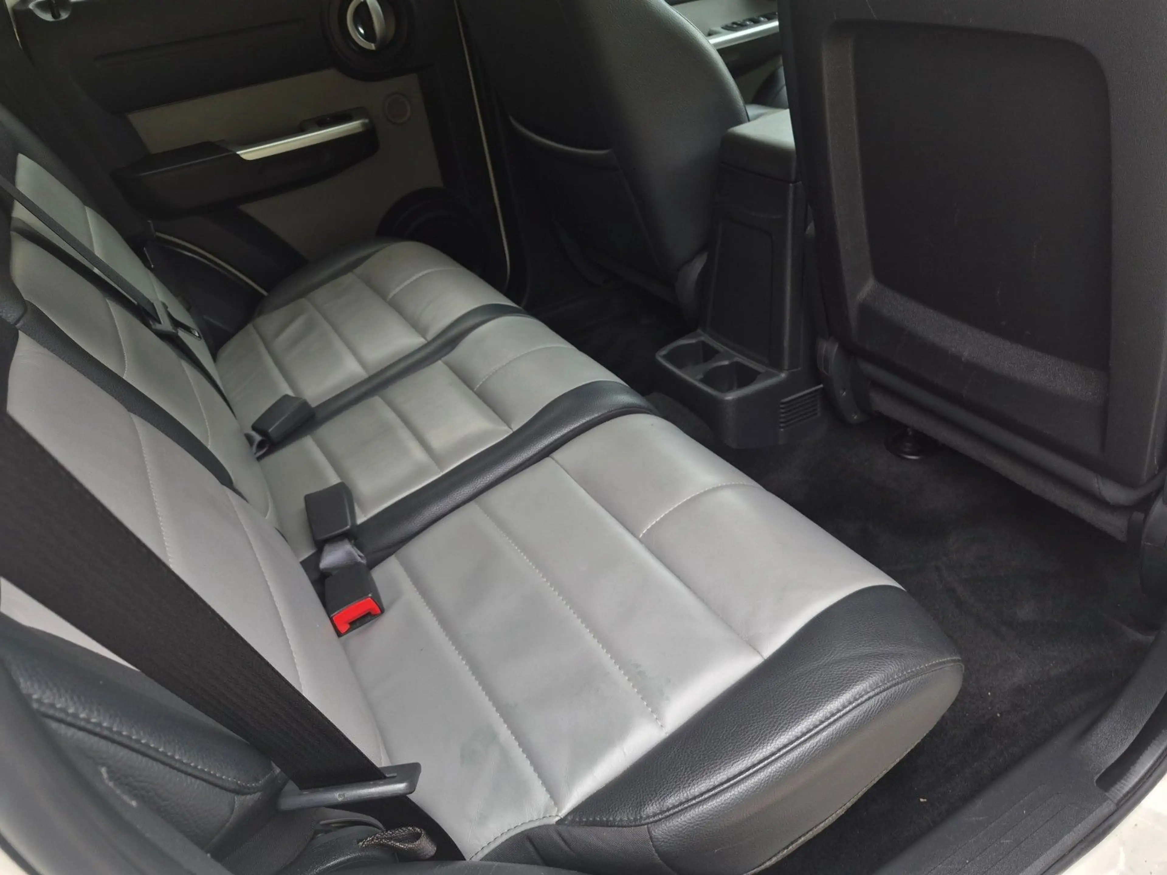 Dodge Nitro SXT — photo 6
