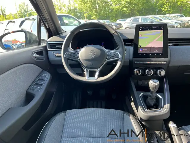 Renault Clio view 15