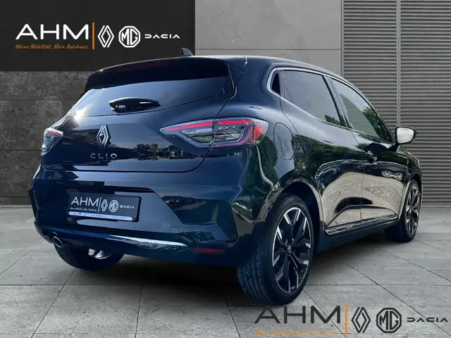 Renault Clio view 2