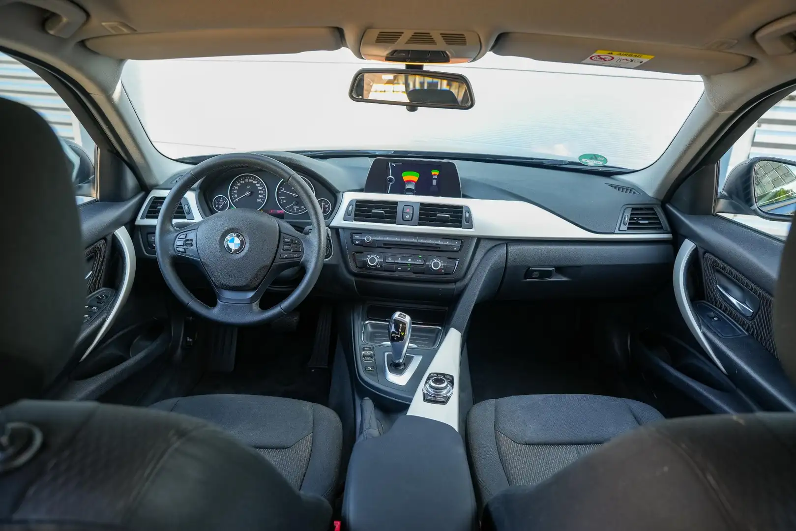 BMW 316 3-serie Touring 316d Executive Clima Navi Cruise P Zwart - 2