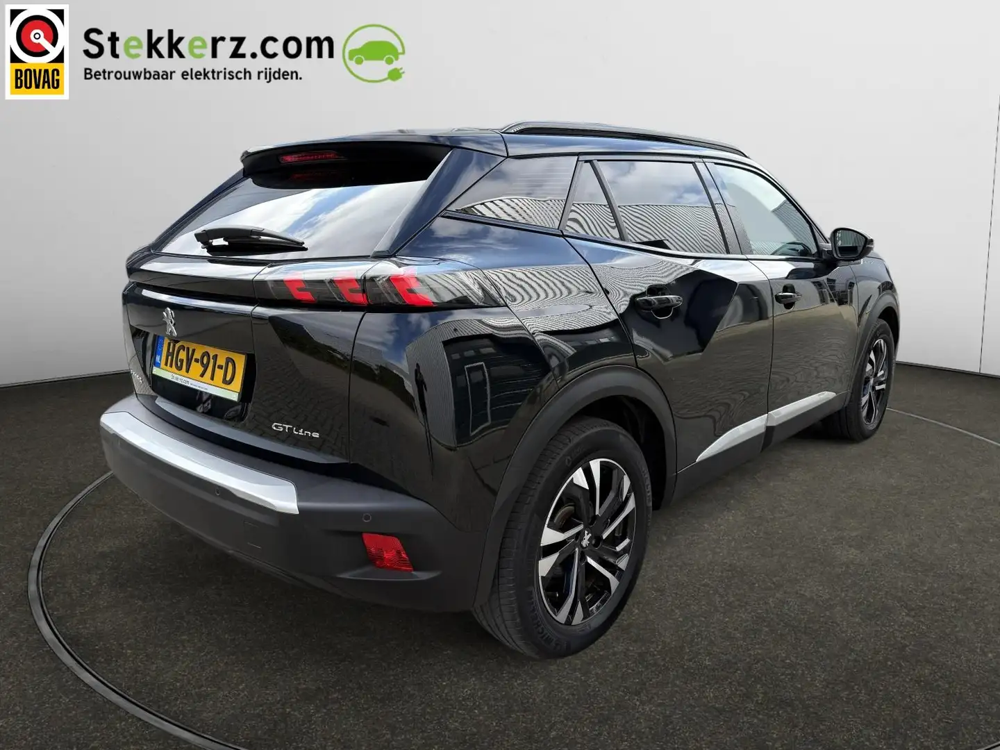 Peugeot e-2008 EV GT Pack 50 kWh Panoramadak, 3 fase Negru - 2