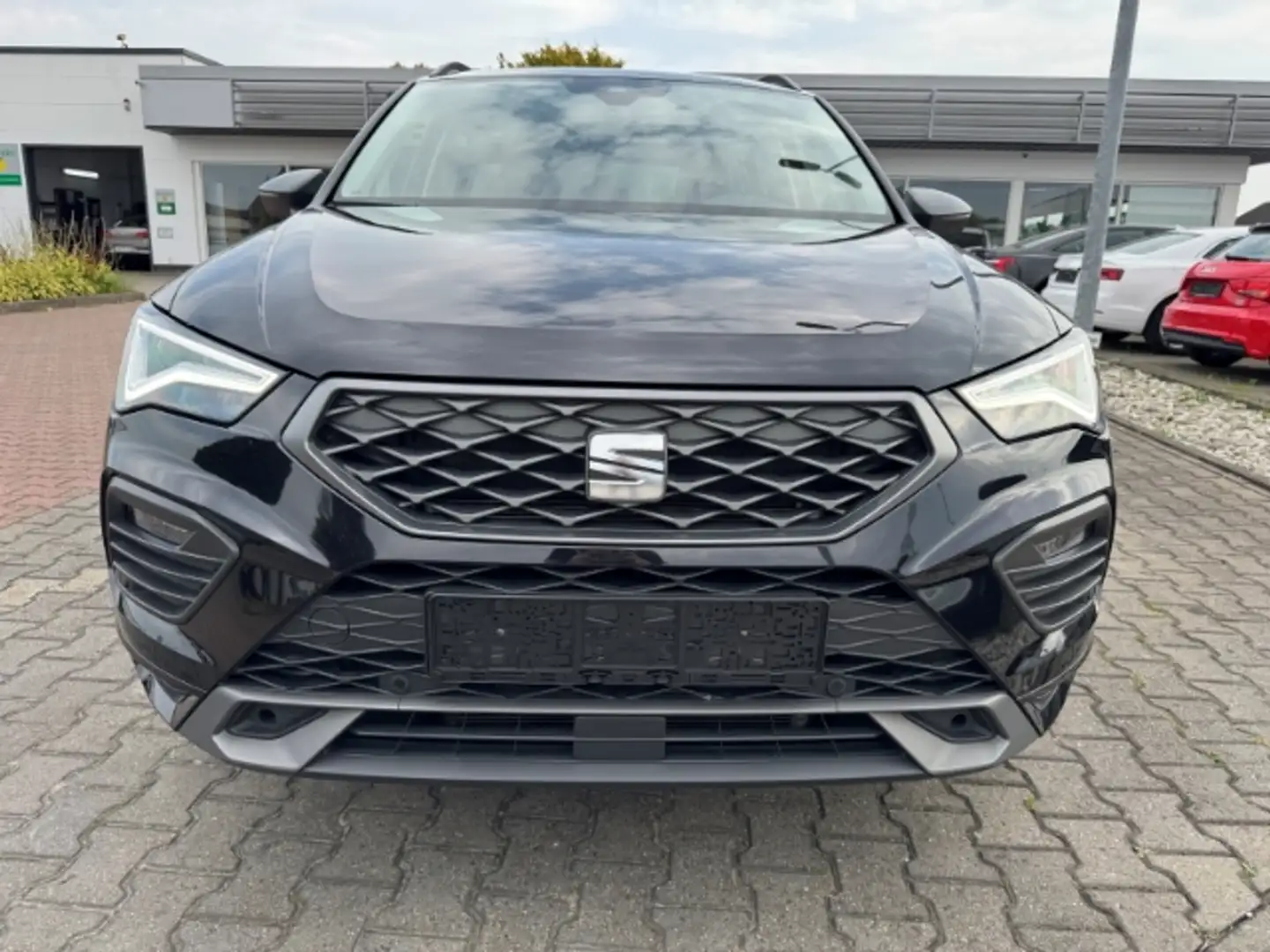 SEAT Ateca FR 2.0 TDI Navi LED Kamera Winterpaket el.Heckklap Schwarz - 2