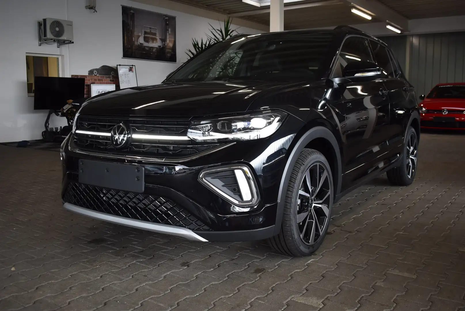 Volkswagen T-Cross 1.5 TSI DSG R-Line Navi APP IQ Light Schwarz - 1