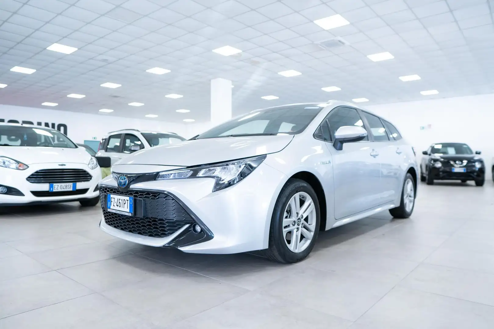 Toyota Corolla Touring Sports 1.8h Active CVT Grey - 1