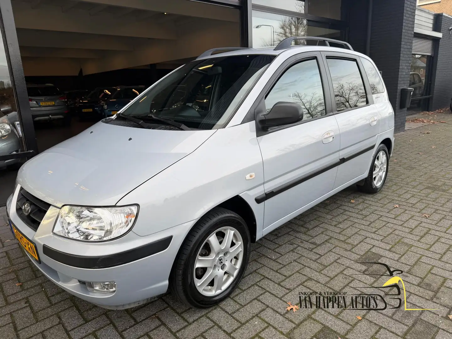 Hyundai Matrix 1.6i Active Cool Серый - 1