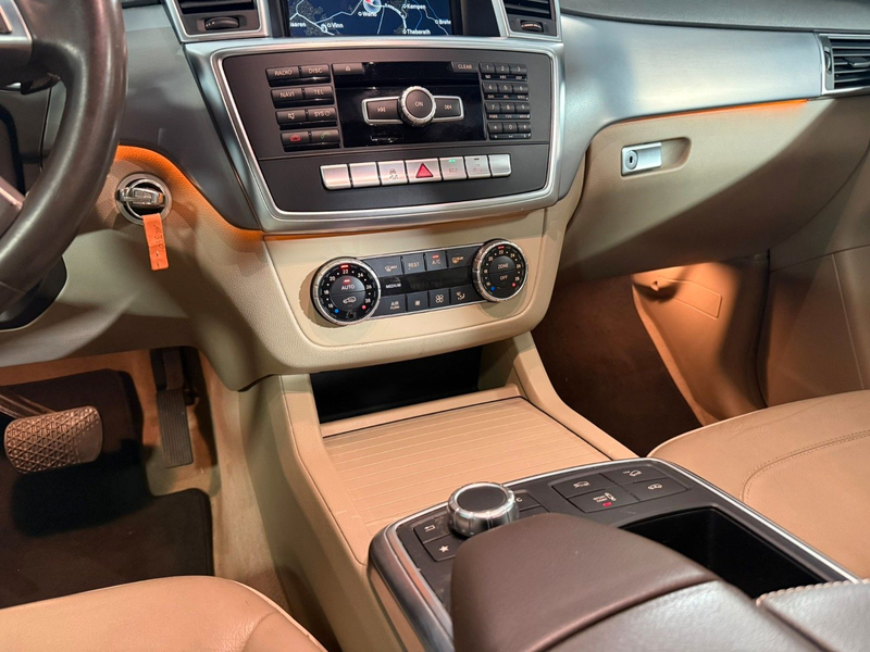 Mercedes-Benz ML 350 CDI 4Matic AMG Airmatic Leder Navi KAM — photo 13