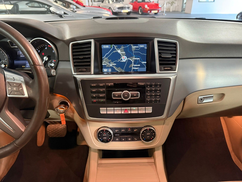 Mercedes-Benz ML 350 CDI 4Matic AMG Airmatic Leder Navi KAM — photo 14