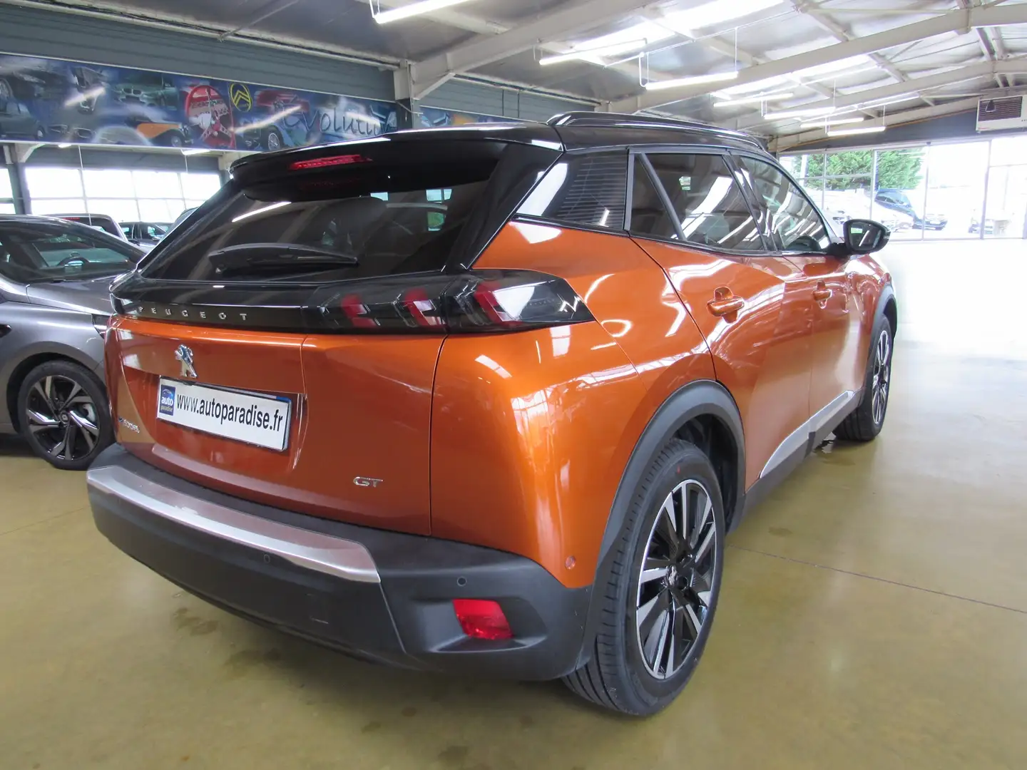 Peugeot 2008 ELECTRIQUE 136 GT + TOIT OUVRANT Orange - 2