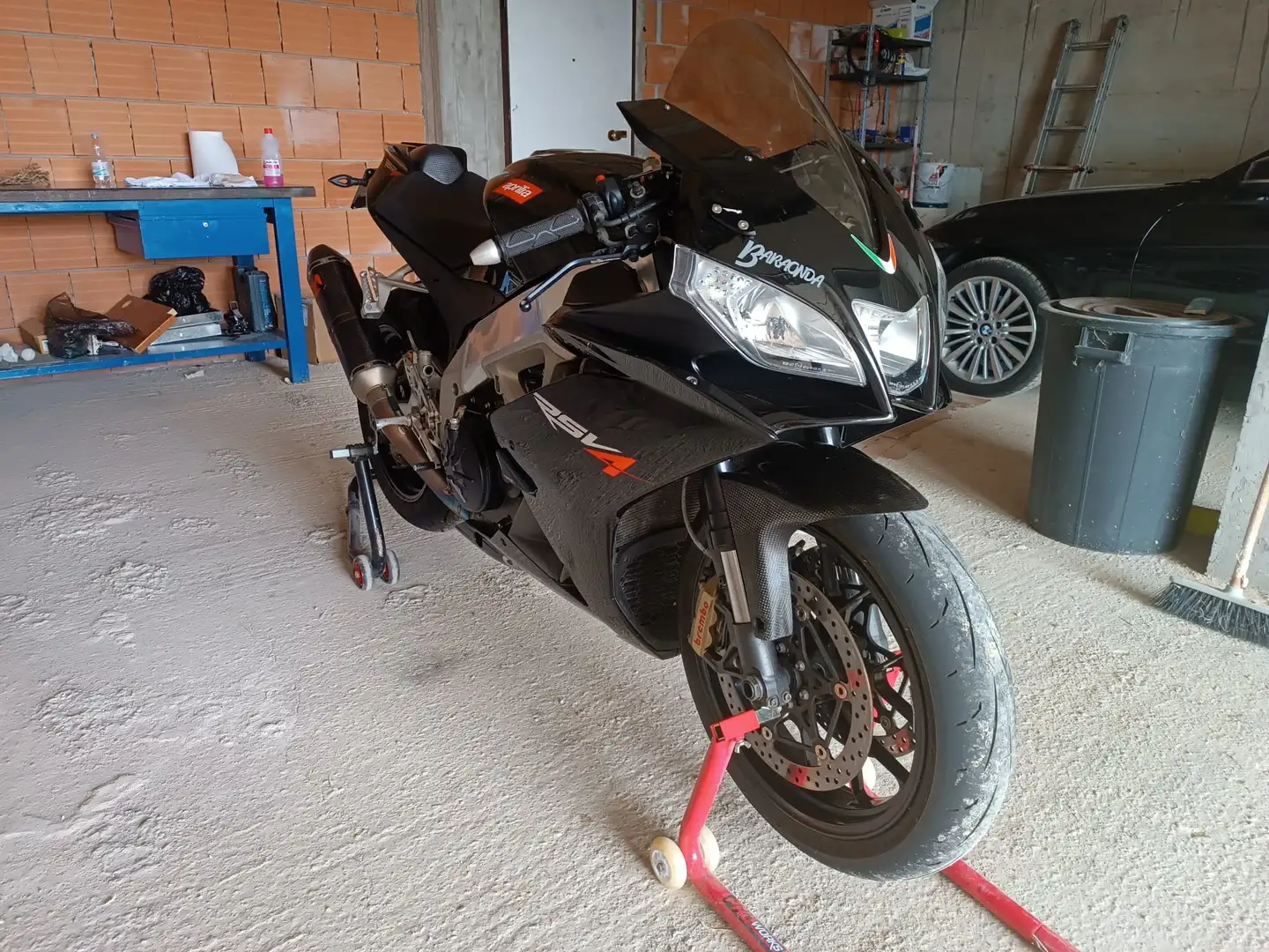 Aprilia RSV4 - 1