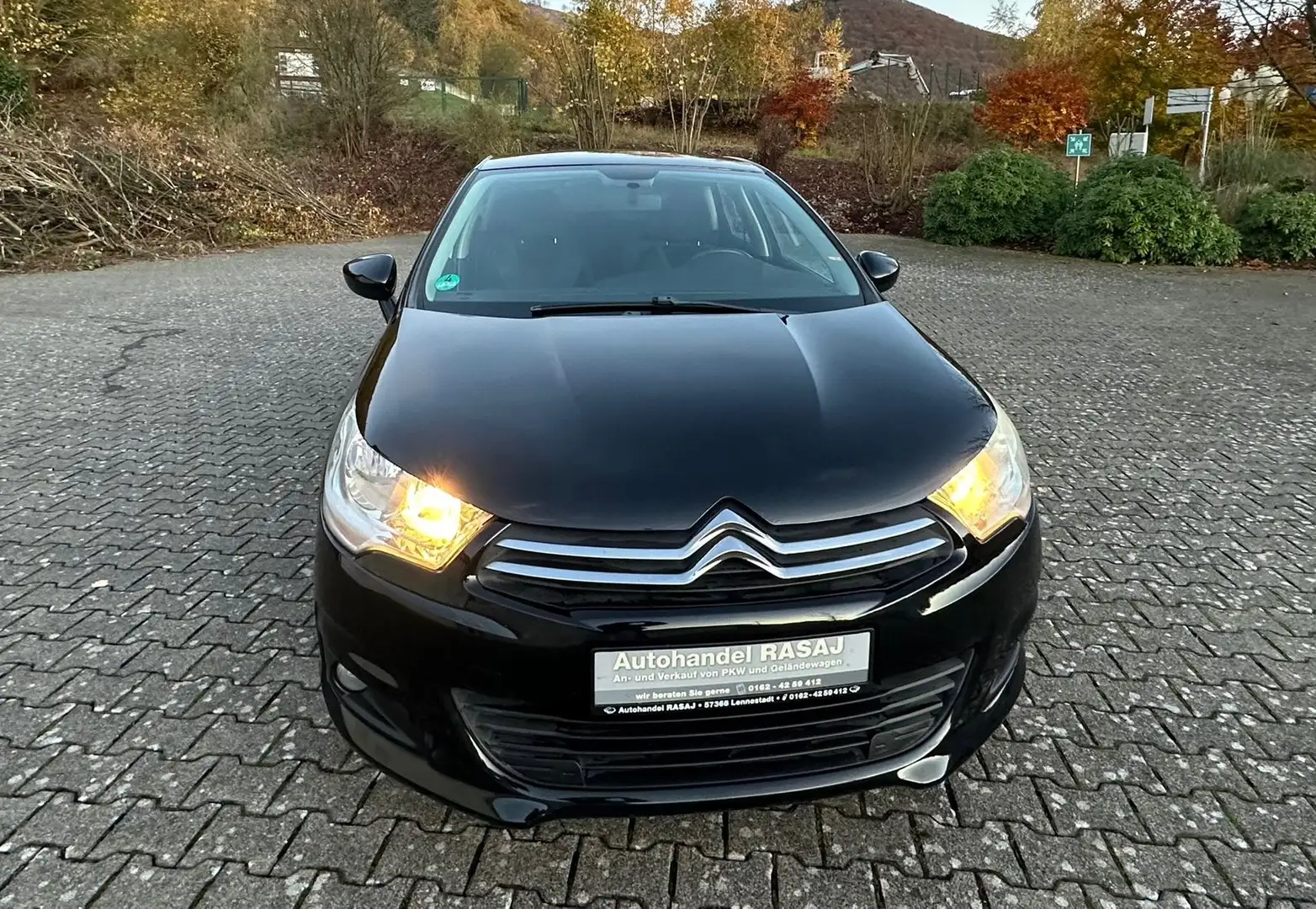Citroen C4 1.4 Tendance*ERST:88.750KM*KLIMA*TEMPOMAT*PDC*BRC Schwarz - 2