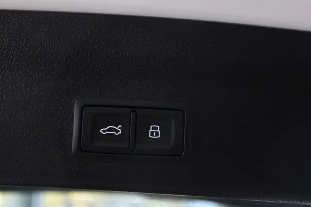 Audi A6 Avant view 13