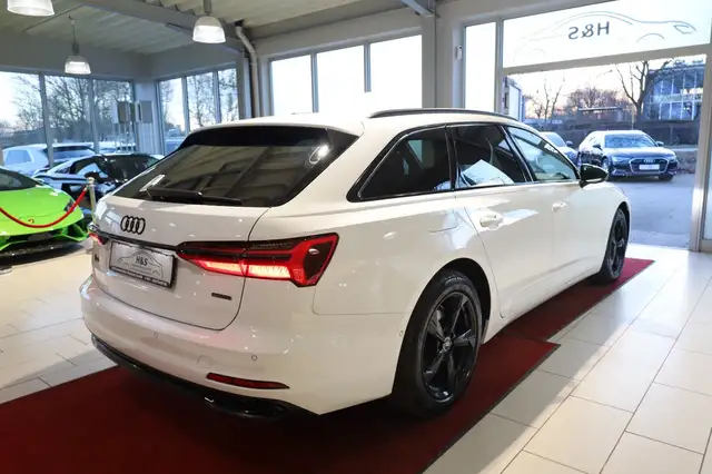Audi A6 Avant view 8