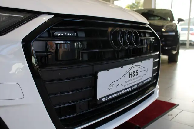 Audi A6 Avant view 10