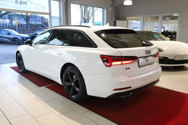 Audi A6 Avant view 4