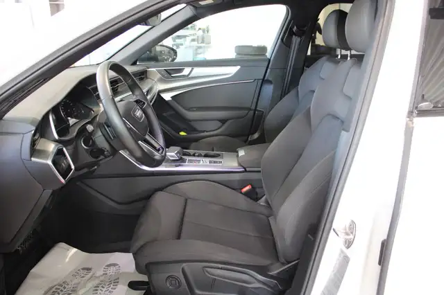 Audi A6 Avant view 15