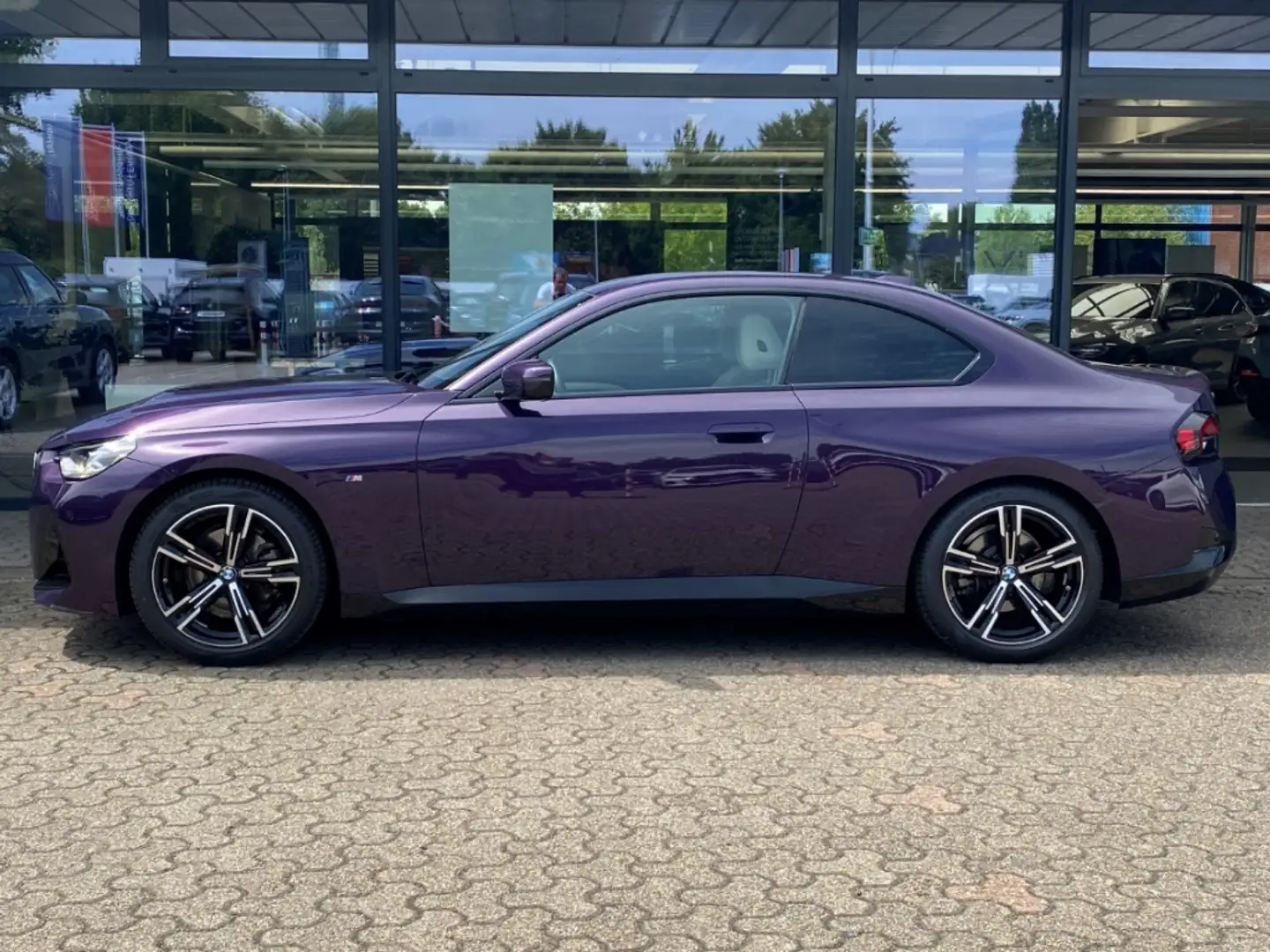 BMW 220 i Coupe M Sport AHK Lordose Parking Assistant Violett - 2